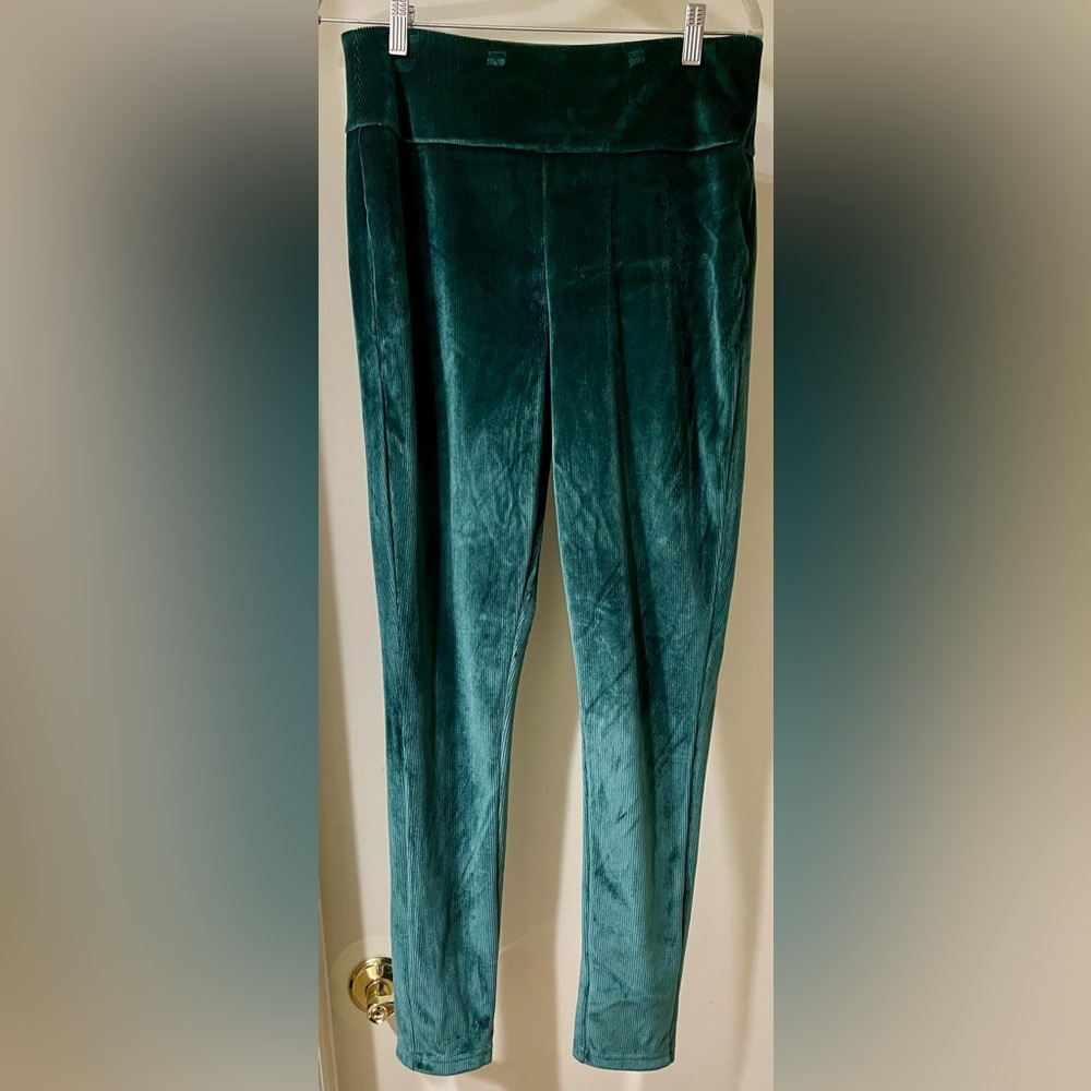 WONDERLY stretch emerald green pants